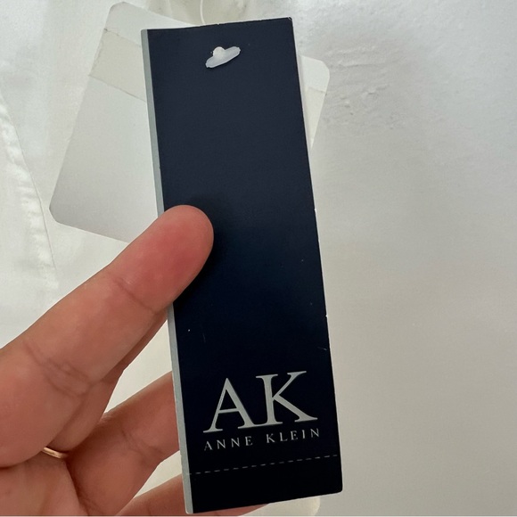 Anne Klein NWT Button Front Blouse Stretch Ivory Professional Office Size 16 - Picture 5 of 8